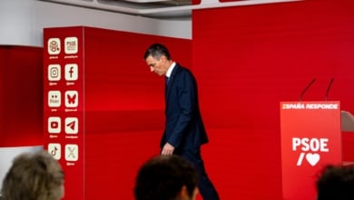 El PSOE se angustia y empieza a pedir adelanto electoral mientras Sánchez estudia más medidas