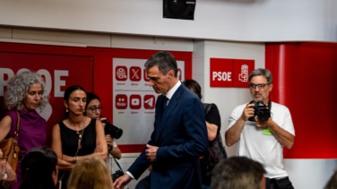Sánchez, en la encrucijada, sondea a los socios mientras partido y Gobierno siguen en vilo