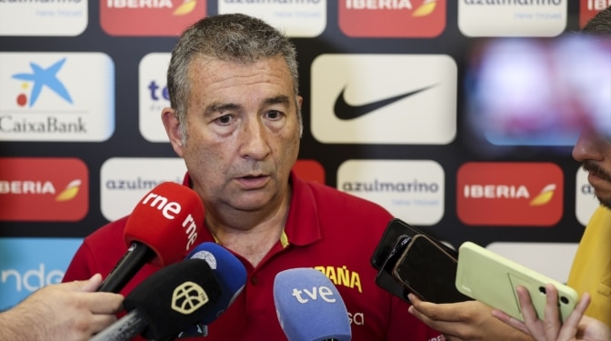 Miguel Méndez: "No es fácil construir el equipo en un mes"