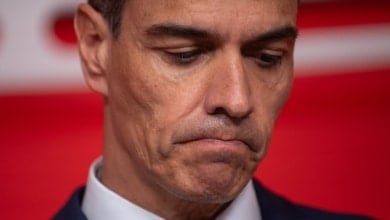 Exministros y ex altos cargos del PSOE piden por carta a Sánchez que se vaya para "restituir el honor" del partido