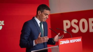 Cinco exministros del PSOE firman un manifiesto junto a intelectuales y reclaman "elecciones urgentes" a Sánchez