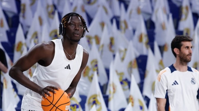 Eli John Ndiaye ficha por los Atlanta Hawks tras quedar fuera del Draft NBA