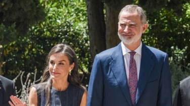 La Reina Letizia deslumbra en su visita al Monasterio de Montserrat