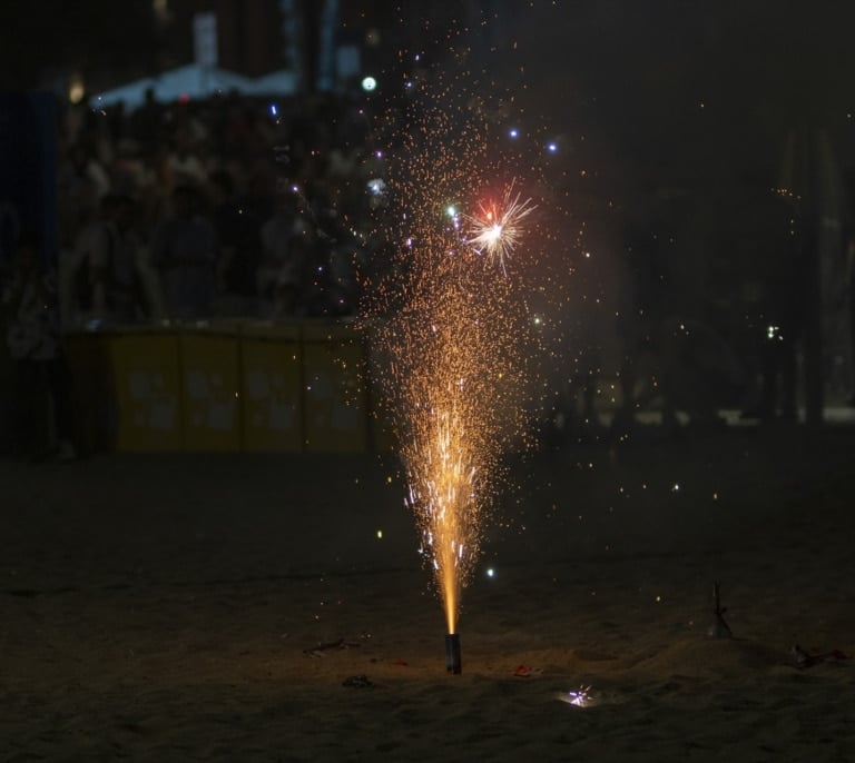 Herido grave un bebé por un petardo en la noche de San Juan en un pueblo de Barcelona