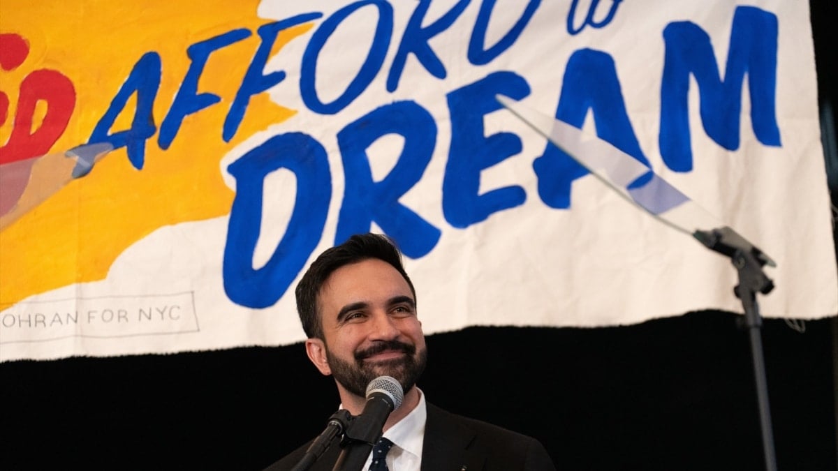 El candidato a la alcaldía de Nueva York por el Partido Demócrata, Zohran Mamdani, en la noche de las primarias de la formación.