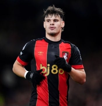 Liverpool ficha a Milos Kerkez y el Arsenal renueva a Lewis-Skelly hasta [...]