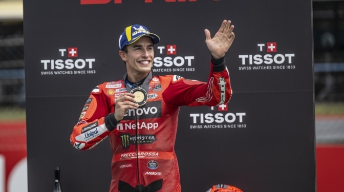 Marc Márquez domina en Assen y fortalece su liderato tras caída de Alex
