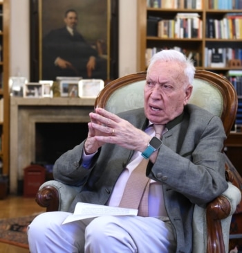 Margallo: "El acuerdo sobre Gibraltar supone una renuncia a su soberanía política [...]
