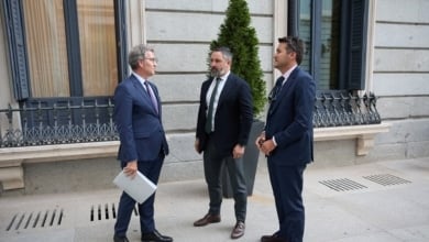 Feijóo y Abascal se reúnen en mitad de las presiones de Vox para presentar una moción de censura