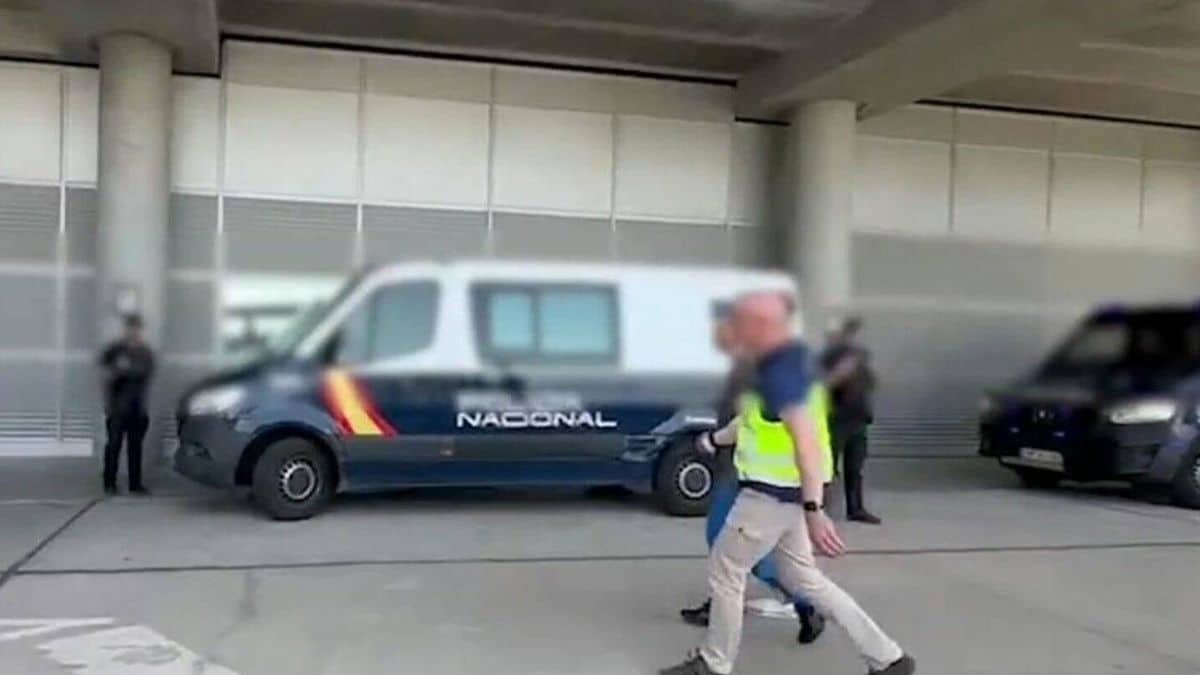 La Policía traslada a España al hermano del autor del atentado contra Vidal-Quadras