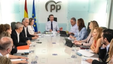 El PP maneja llevar en otoño a Sánchez a la comisión Koldo para arrancar el ciclo electoral con Mañueco y Moreno
