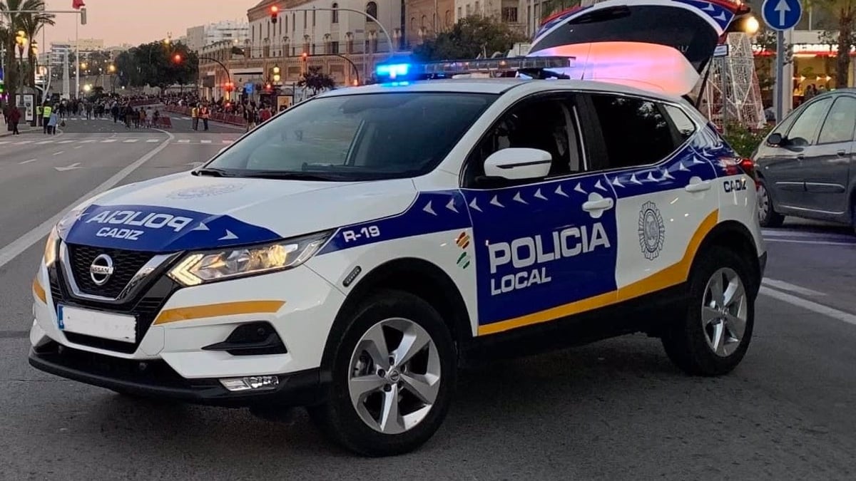 Agrede a un policía de Cádiz al ser detenido por lanzar piedras a jóvenes