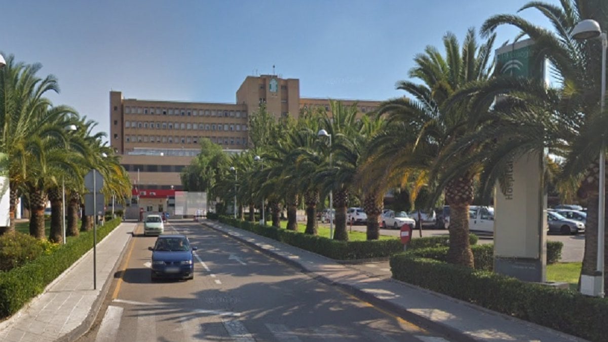 La Policía investiga la caída de una mujer desde un cuarto piso en Linares