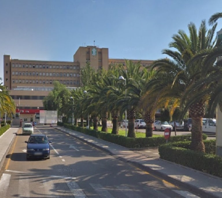 La Policía investiga la caída de una mujer desde un cuarto piso en Linares