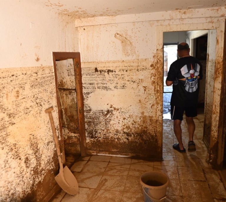 Vecinos de Azuara (Zaragoza) evalúan daños tras la tormenta: "No se salvó nada"