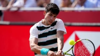 Alcaraz se supera en Queen's y vence a un gran Munar con autoridad