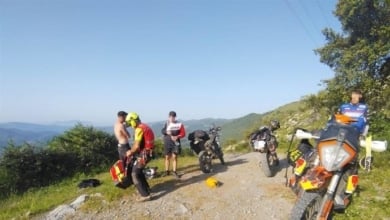 Evacuan a un joven de 29 años afectado por un golpe de calor mientras practicaba motociclismo en Voto (Cantabria)