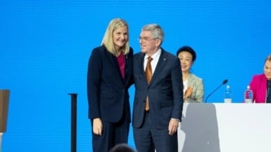 Kirsty Coventry asume la presidencia del COI tras relevar a Thomas Bach