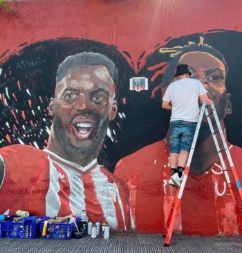 El Athletic Club ayuda a restaurar el mural en honor a su [...]