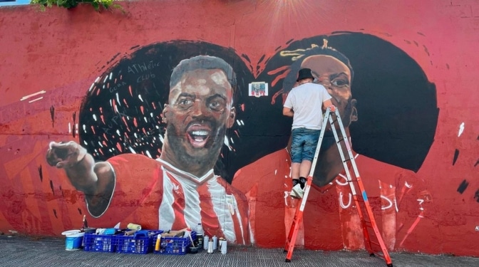 El Athletic Club ayuda a restaurar el mural en honor a su 25º título de Copa