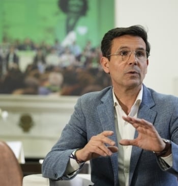 El PSOE andaluz se aferra al 'a palos' de Moreno Bonilla para [...]