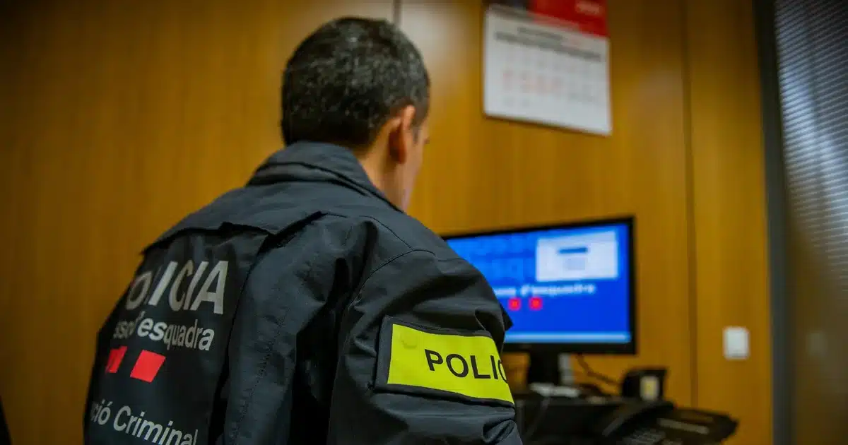 Detenidas dos personas en Barcelona por robo de libreta bancaria a un anciano