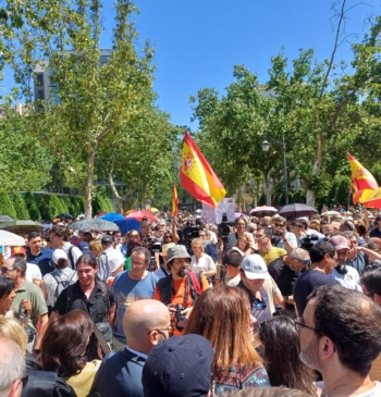 Jueces y fiscales se concentran en el Tribunal Supremo contra las 'leyes [...]