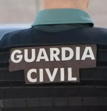 Hallan un migrante muerto y otro herido cerca de una cala en [...]