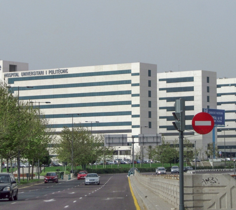 Muere una paciente tras un incendio en la planta de psiquiatría del Hospital La Fe