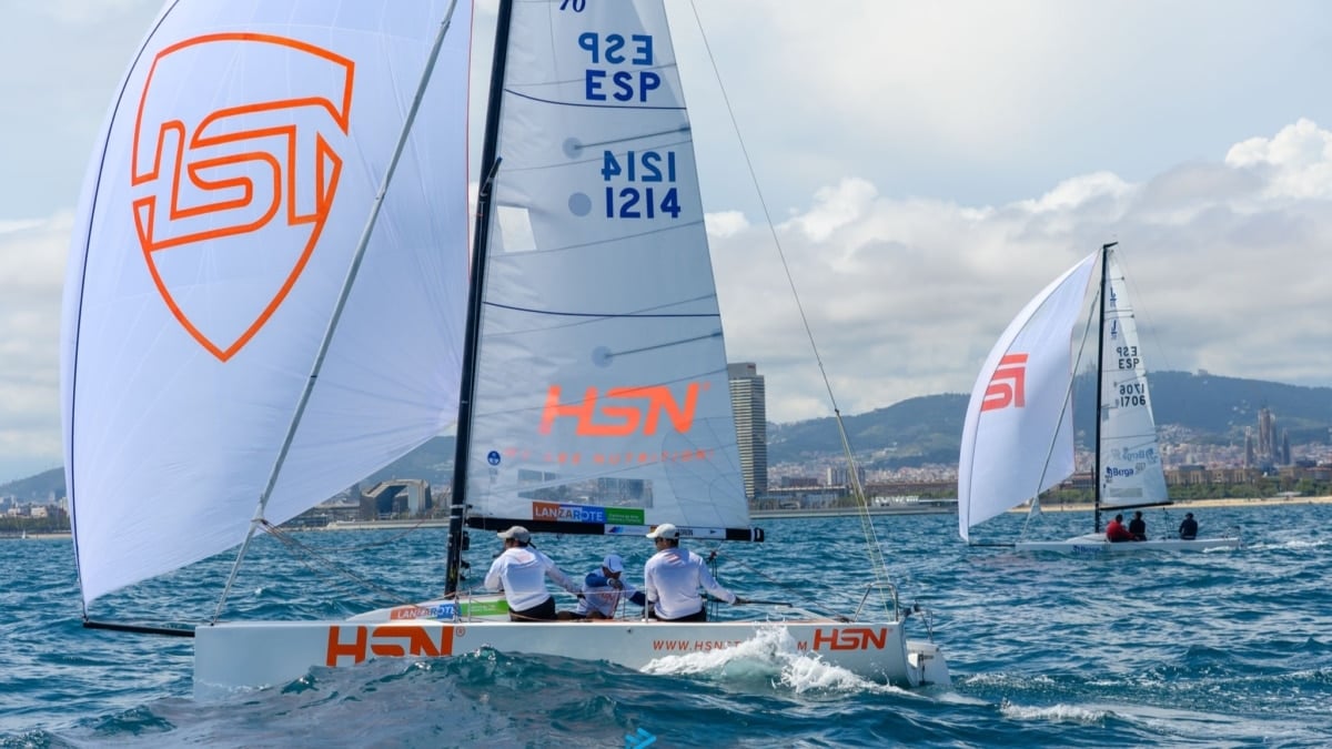 HSN Sailing Team y HangTen entrenando días previos al campeonato nacional de J70 en A Coruña.
