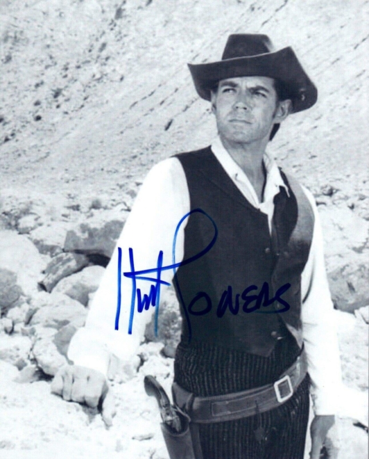 Jack Betts como Hunt Powers en una foto promocional firmada.