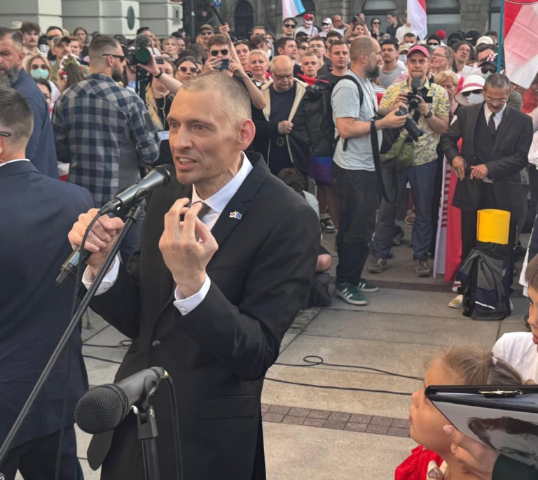 Serguei Tijanovski, el opositor que sobrevivió al gulag de Lukashenko, se inspira en Polonia para seguir su lucha