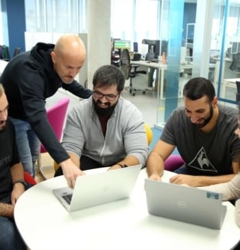 Indra Group busca más de 2.400 profesionales tecnológicos en toda España