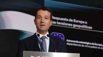 El accionista díscolo de Indra apela al exministro Sebastián para que el Estado "retome el poder" sobre la compañía