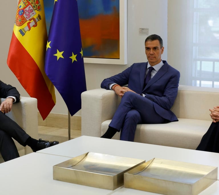 Junts exige a Sánchez que nombre un nuevo interlocutor que reemplace a Santos Cerdán y cumplir los acuerdos pendientes