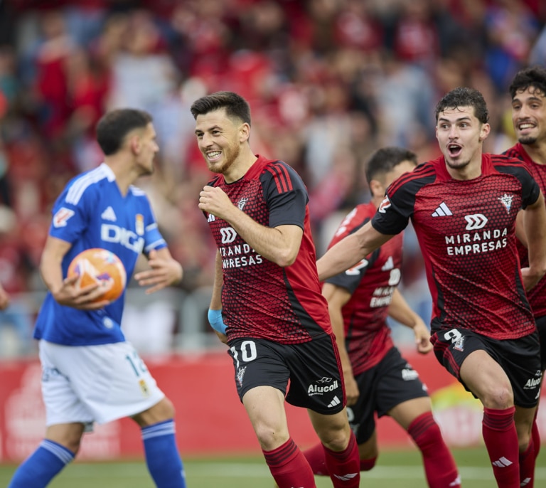 Oviedo y Mirandés chocan en El Requexón: duelo decisivo para escalar en la tabla