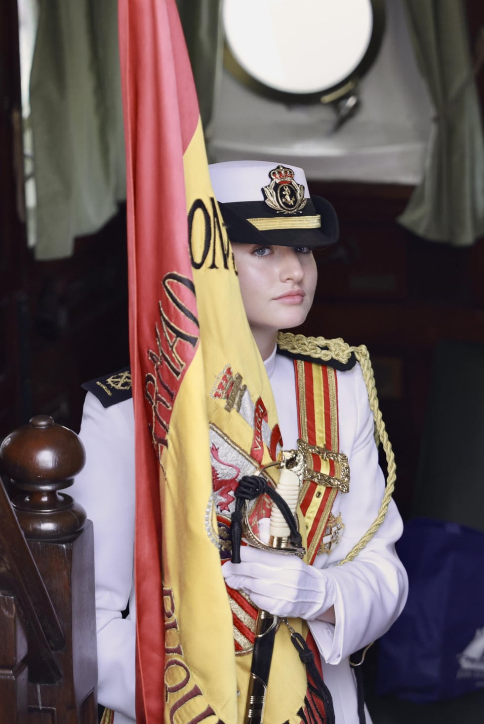 AME3867. NUEVA YORK (ESTADOS UNIDOS), 06/06/2025.- La princesa Leonor de Borbón, participa durante el acto de Jura de Bandera a bordo del Buque-Escuela Juan Sebastián de Elcano, este viernes en Nueva York (EE.UU.). EFE/Casa Real/Francisco Gómez CRÉDITO OBLIGATORIO? SOLO USO PERMITIDO PARA ILUSTRAR LA NOTICIA QUE APARECE EN EL PIE DE FOTO? SÓLO USO EDITORIAL