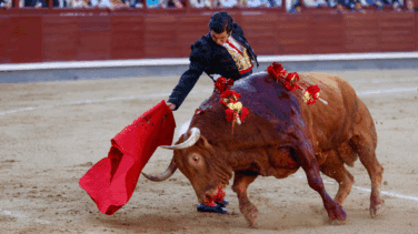 Morante abre la Puerta Grande de Las Ventas en la corrida de Beneficencia