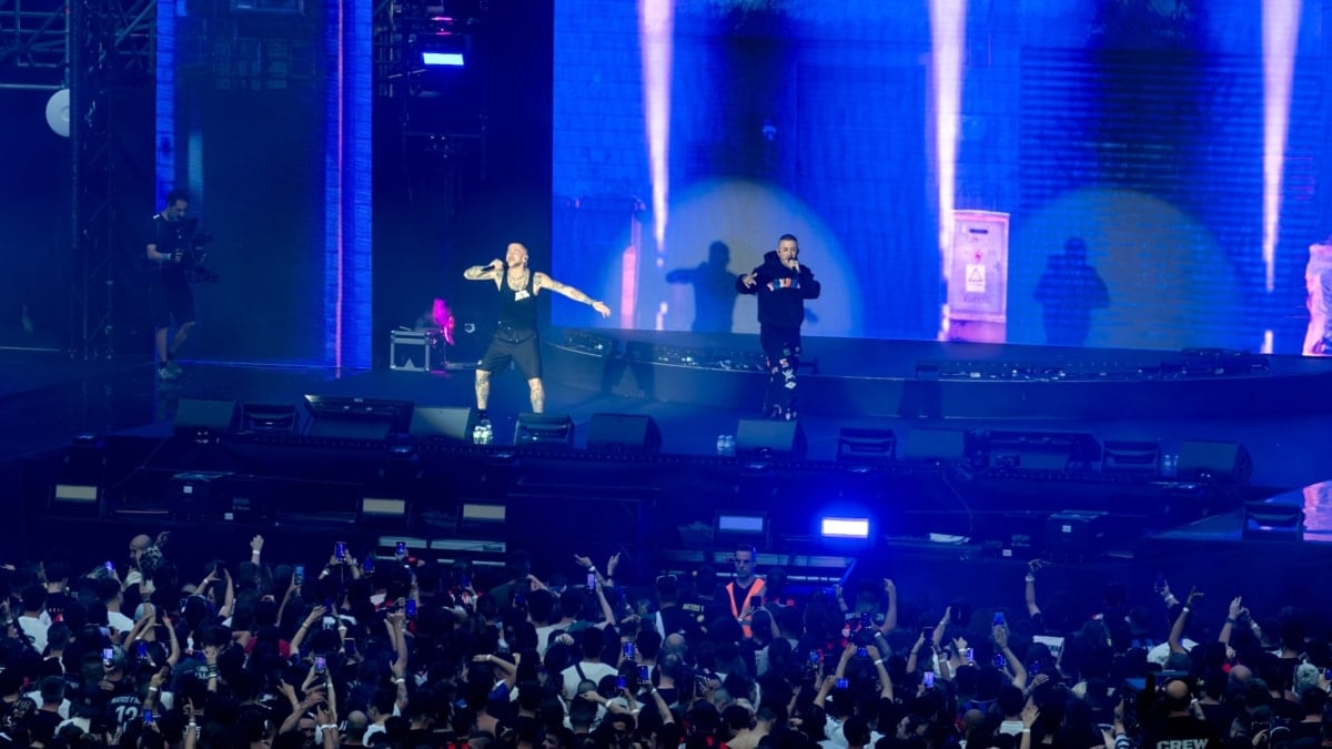 El dúo de rap Natos y Waor durante su concierto en el Riyadh Air Metropolitano, a 7 de junio de 2025, en Madrid (España).