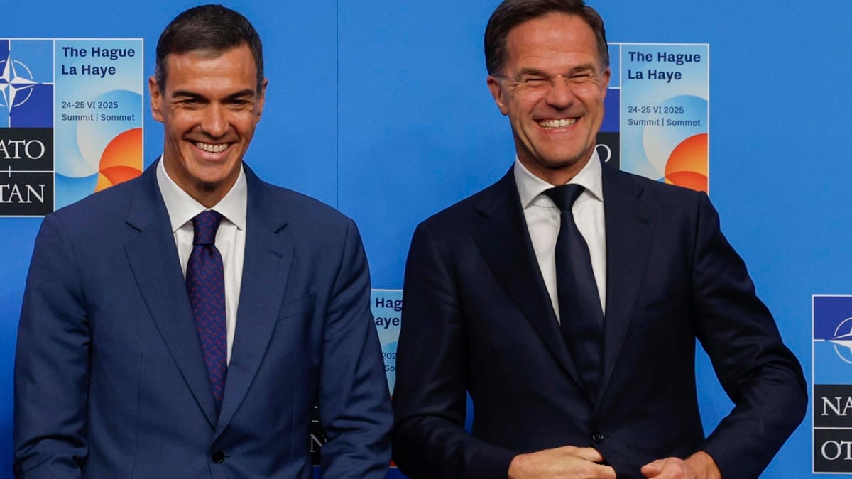 Pedro Sánchez y Mark Rutte en la cumbre de La Haya