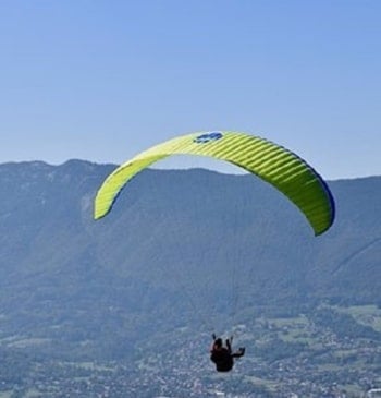 Rescatan a un parapentista colgado en una arista tras chocar en Aiztondo, [...]