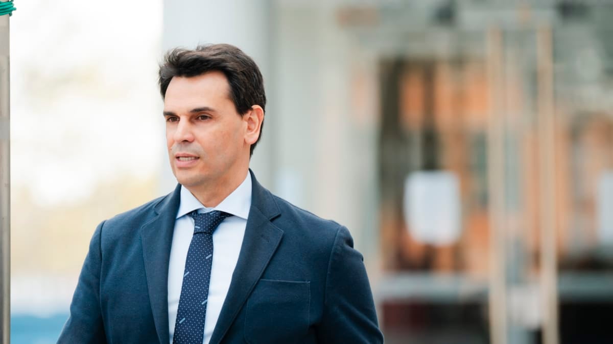 La pareja de la presidenta de la Comunidad de Madrid, Alberto González Amador, sale de los Juzgados de Plaza de Castilla