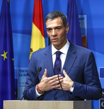 Sánchez tirado por las esquinas