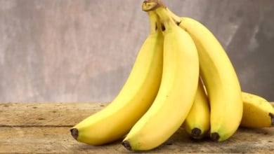 ¿Cómo afecta comer plátanos diariamente a mi hígado y la salud en general?