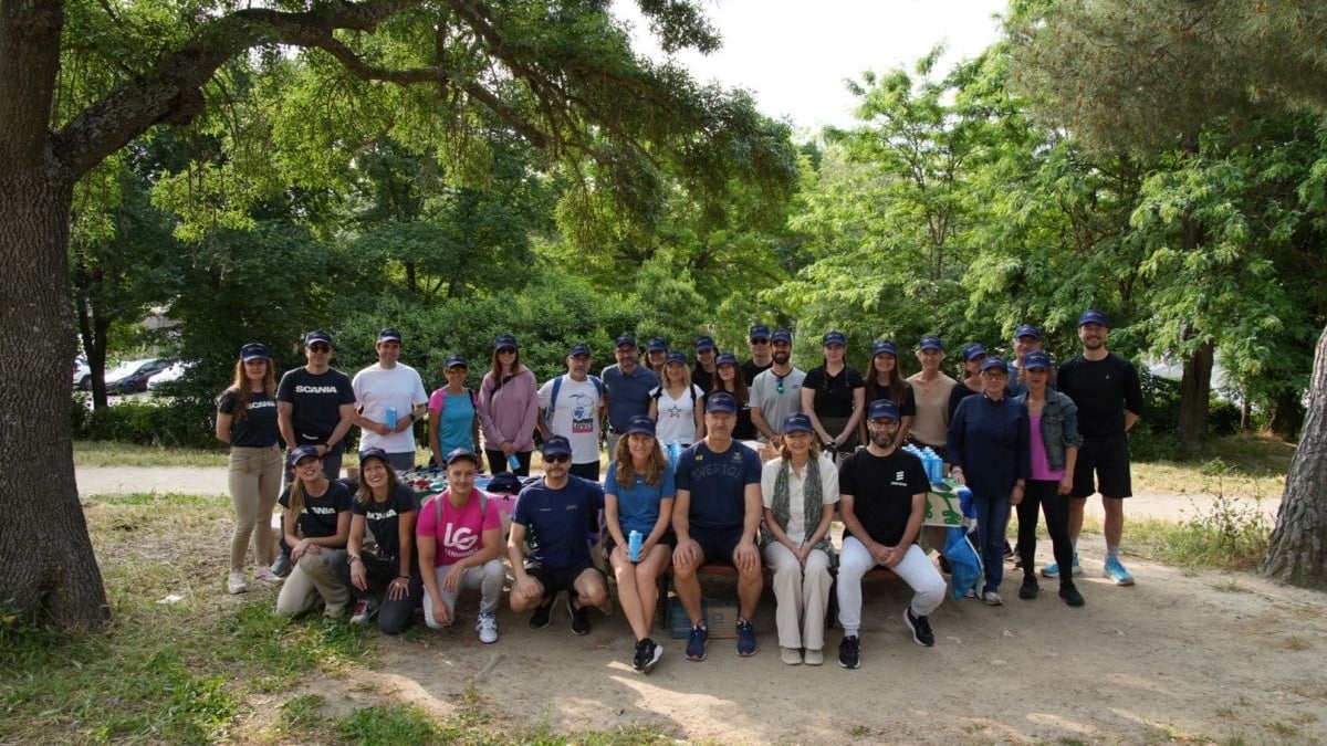 Nueve empresas suecas participan en el primero 'plogging' en la Casa de Campo de Madrid