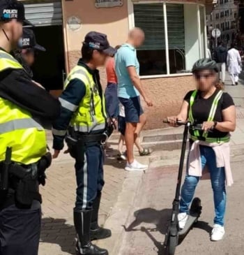 La Policía Local sanciona a 67 conductores de patinetes y bicis por [...]