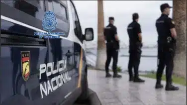Los policías estallan contra las "cajas vacías": tienen que adelantar dinero de su bolsillo para poder trabajar