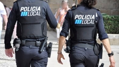 Hombre irrumpe en colegio, salta de un primer piso y dice buscar ticket de bus