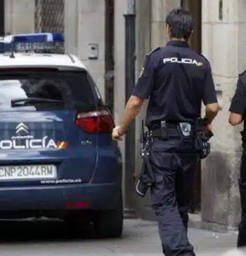 Detenido en Gran Canaria por ofrecer dinero a menores a cambio de [...]