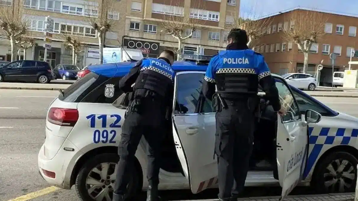 Hallado inconsciente en Burgos tras dañar un local y sangrar por las manos